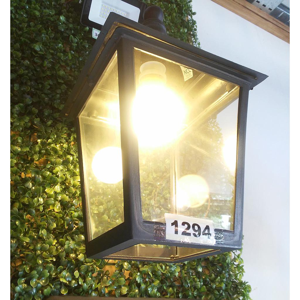FAROL POLIPROPILENO ABIERTO c/MENSULA NEGRO IP21 E27